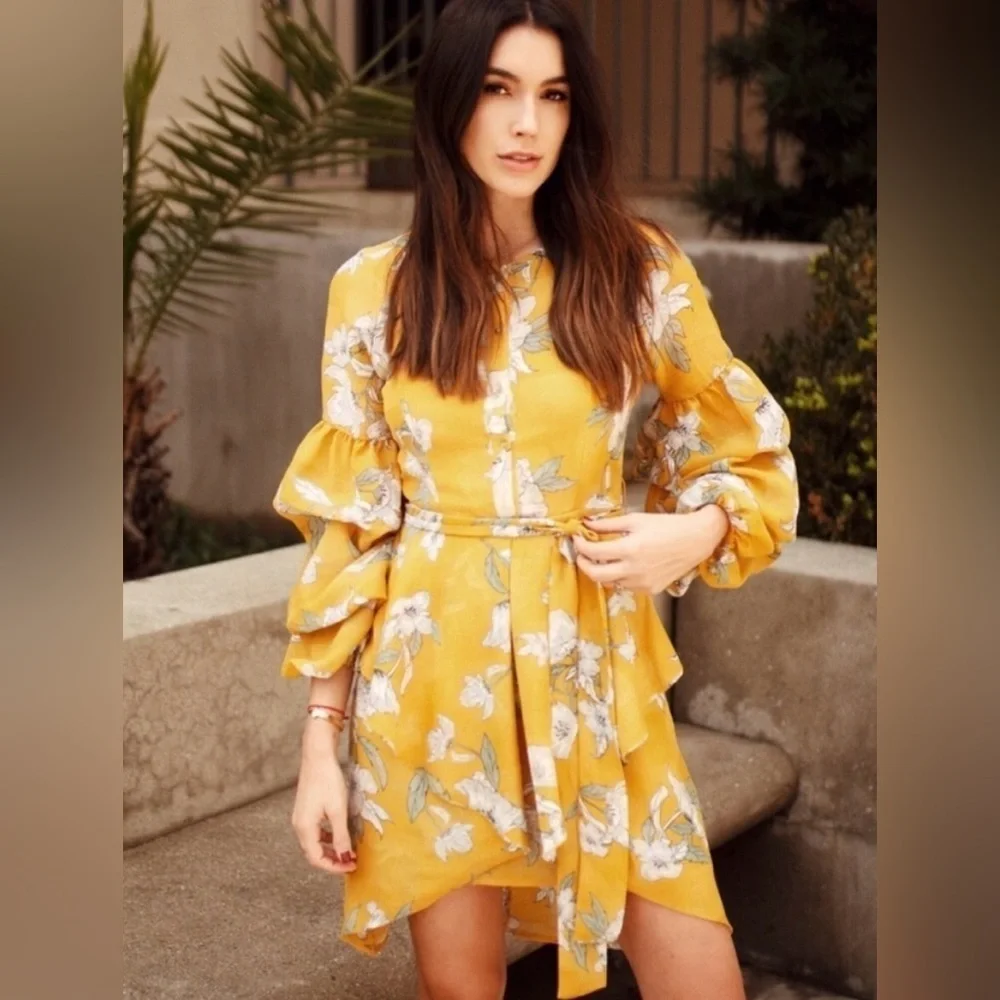 Chriselle X JOA Revive Floral Tiered Sleeve Dress, size large.